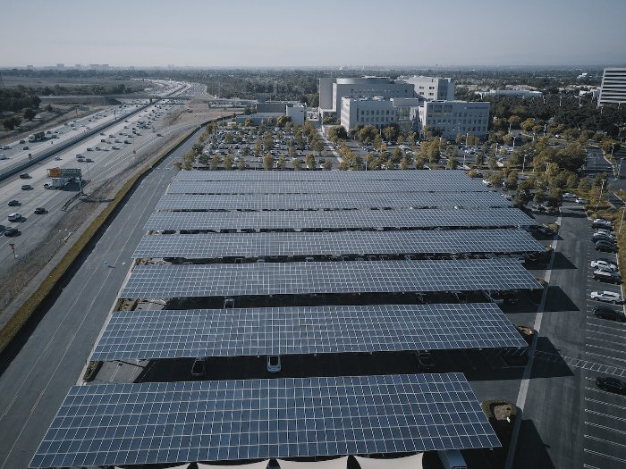İşyerleri Neden Güneş Enerjisini Seçmelidir? | SolarAVM